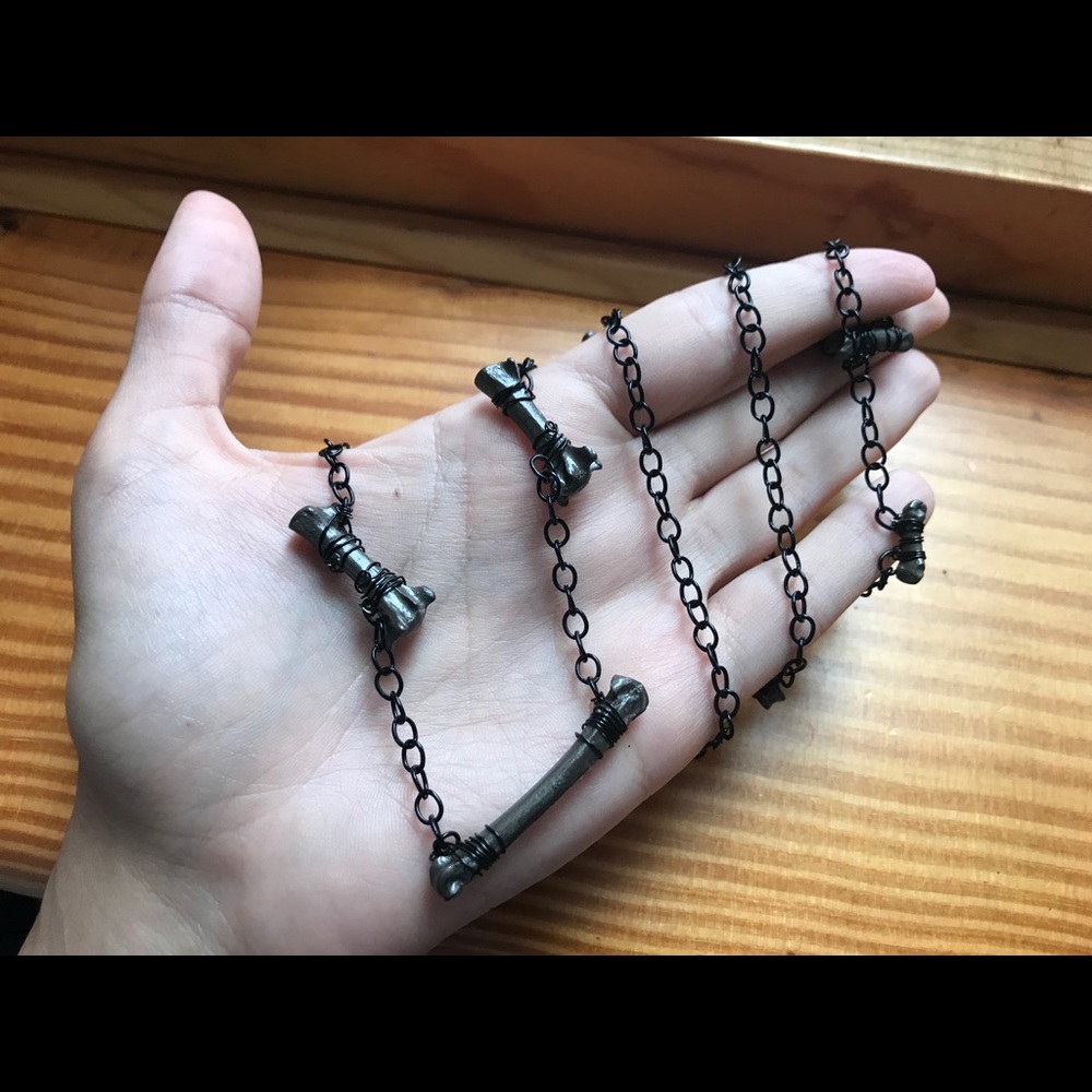 Long bone necklace - Picture 3 of 5